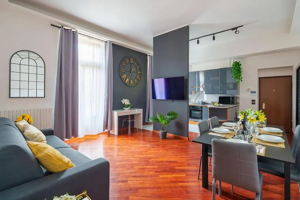 Milano City Apartments - Luxury Apartment In Porta Venezia 0*, Milan