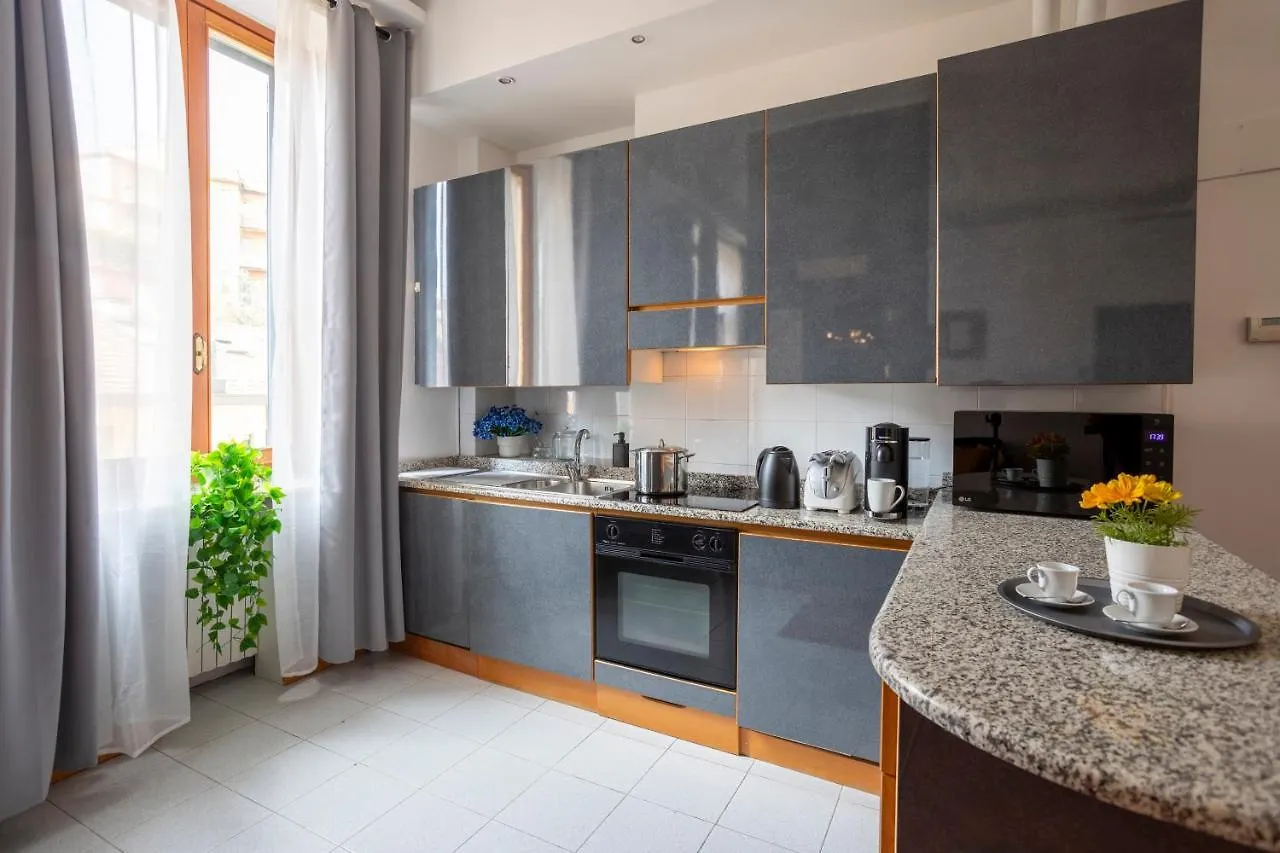 Milano City Apartments - Luxury Apartment In Porta Venezia 0*, Milan